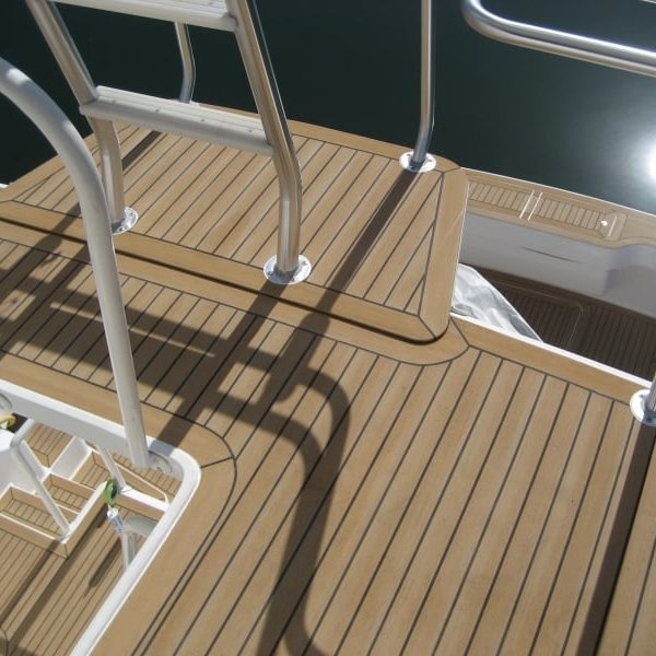 Nuteak synthetic teak decking