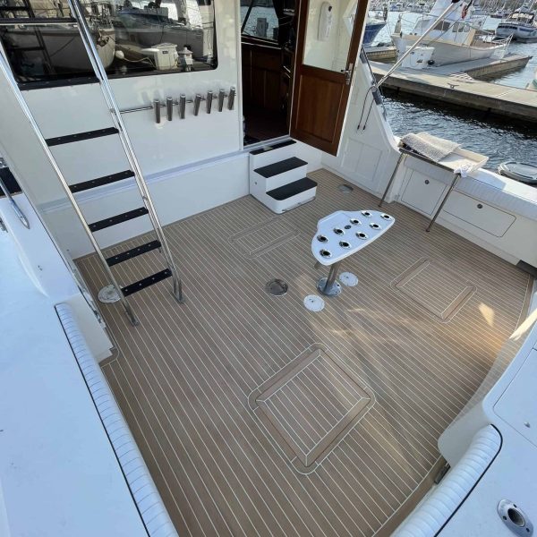 Nuteak Synthetic teak decking