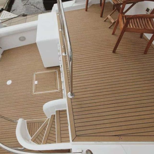 Nuteak Synthetic teak decking